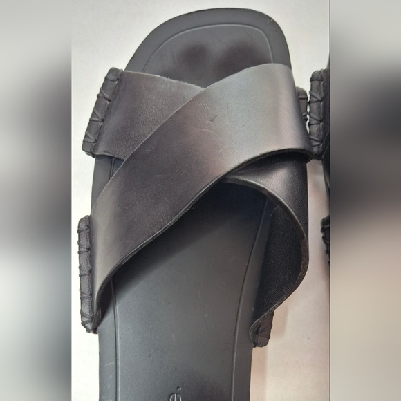 Vince Leather Sandal - Picture 9 of 16